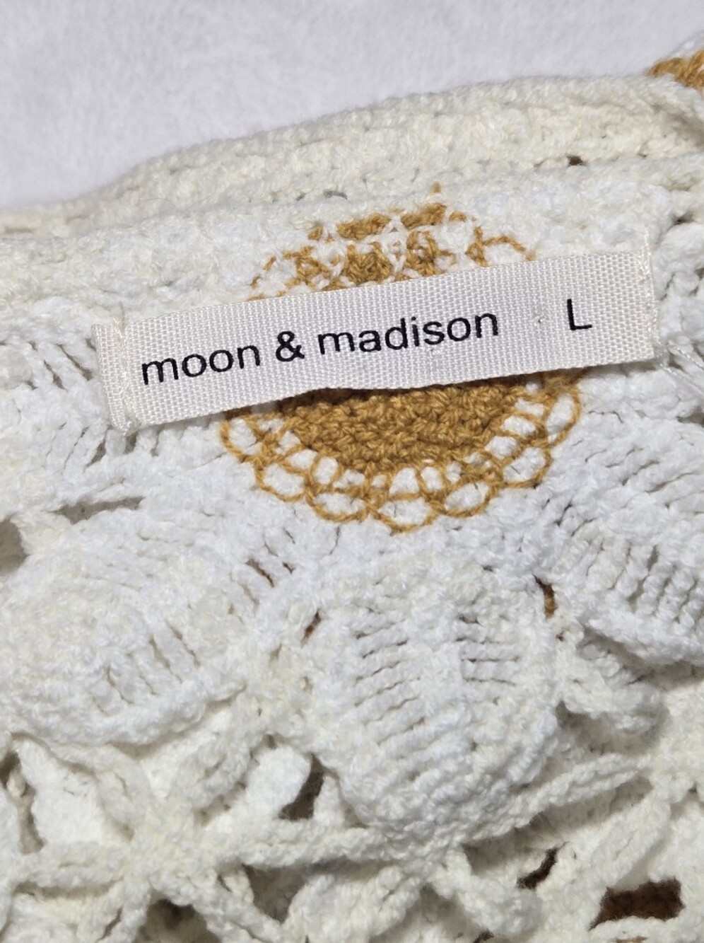 Moon & Madison Crochet Daisy Cardigan Cropped Sweater Large Boho Hippie - Picture 8 of 13